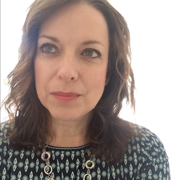 Meet your Posher, Suzanne - Picture 3 of 3